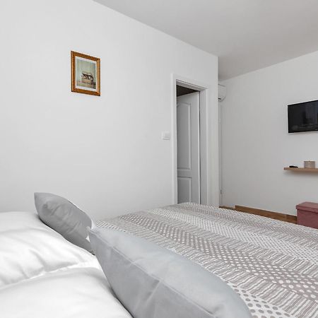 Holiday Home Danica Ozici Екстериор снимка