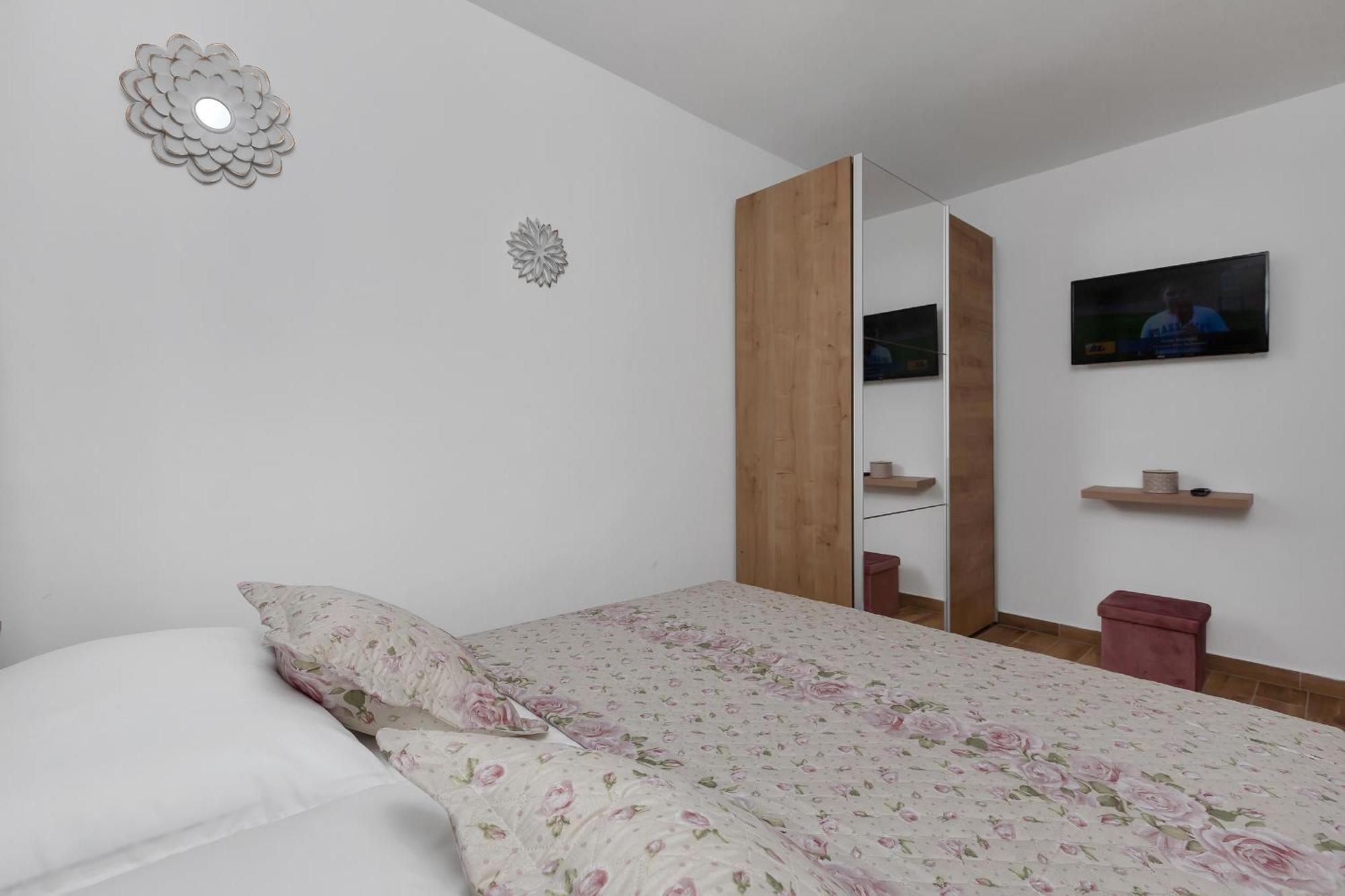 Holiday Home Danica Ozici Екстериор снимка